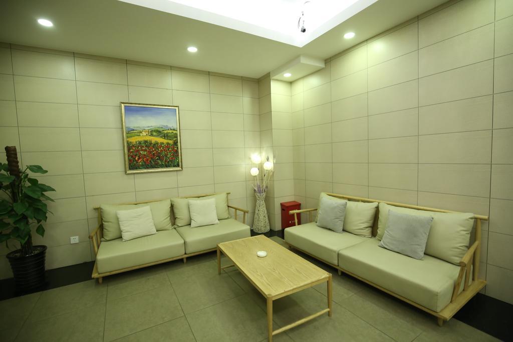 Ji Hotel Jing'An Temple Shanghai Bagian luar foto